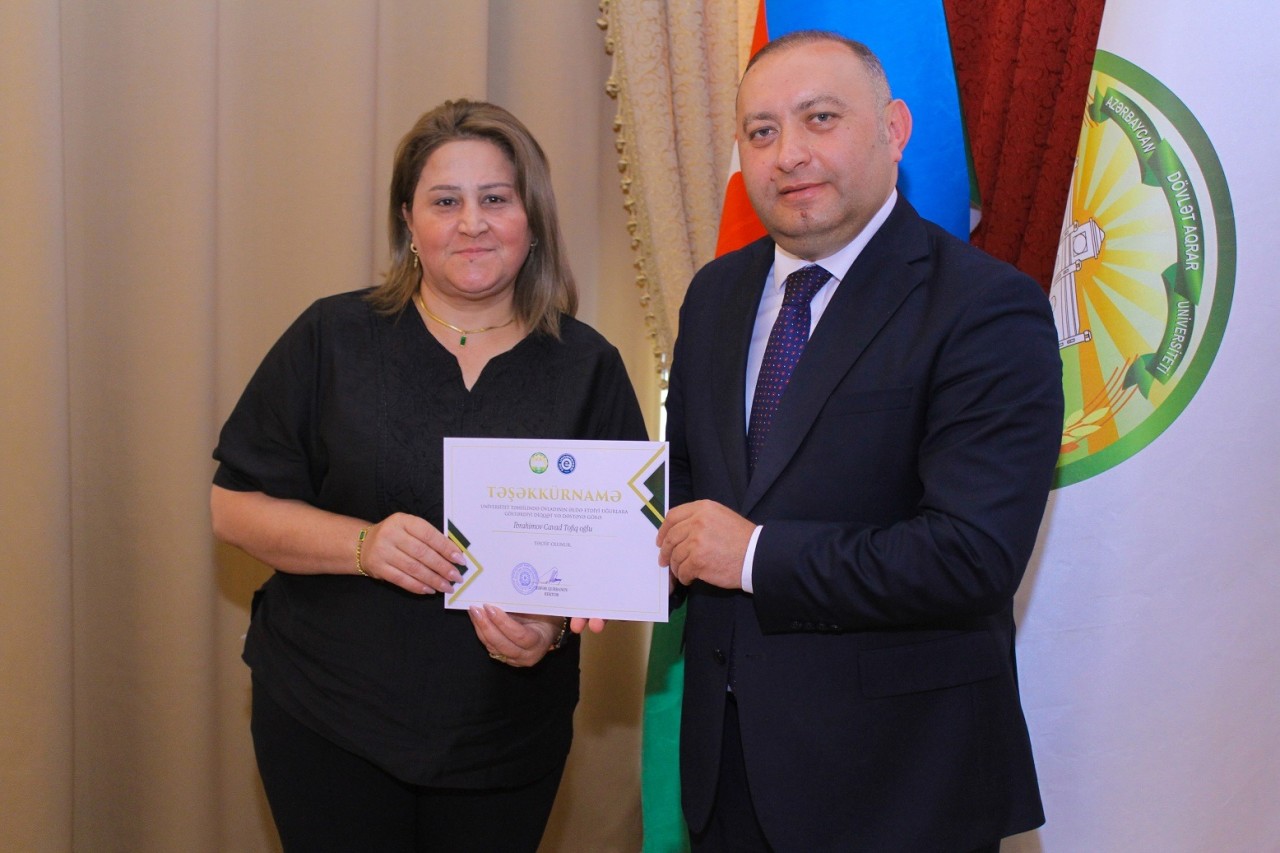 Zəfər Qurbanov Türkiyədə təhsil alacaq tələbələrlə görüşdü - FOTOLAR